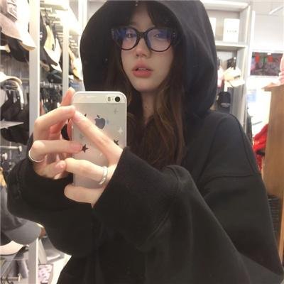 莫斯科来的香烟女孩